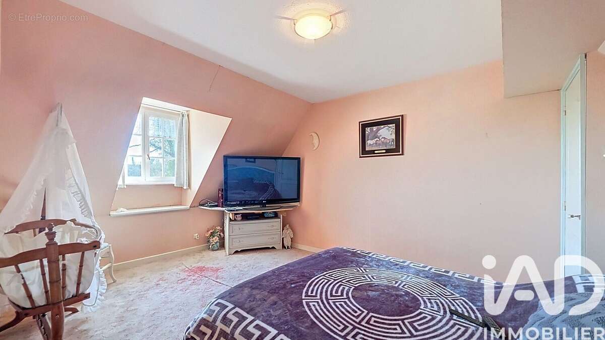 Maison 221 m² à Saint-Hilaire  - photo 9