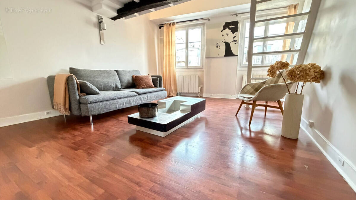 Appartement à PARIS-2E