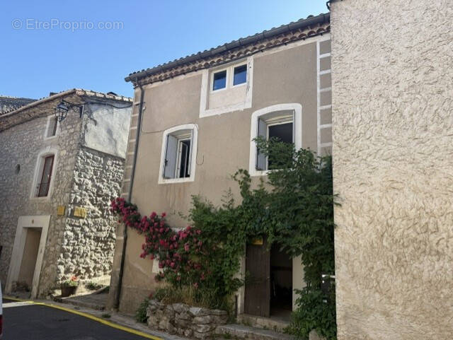 Maison à LA VACQUERIE-ET-SAINT-MARTIN-DE-CASTRIES