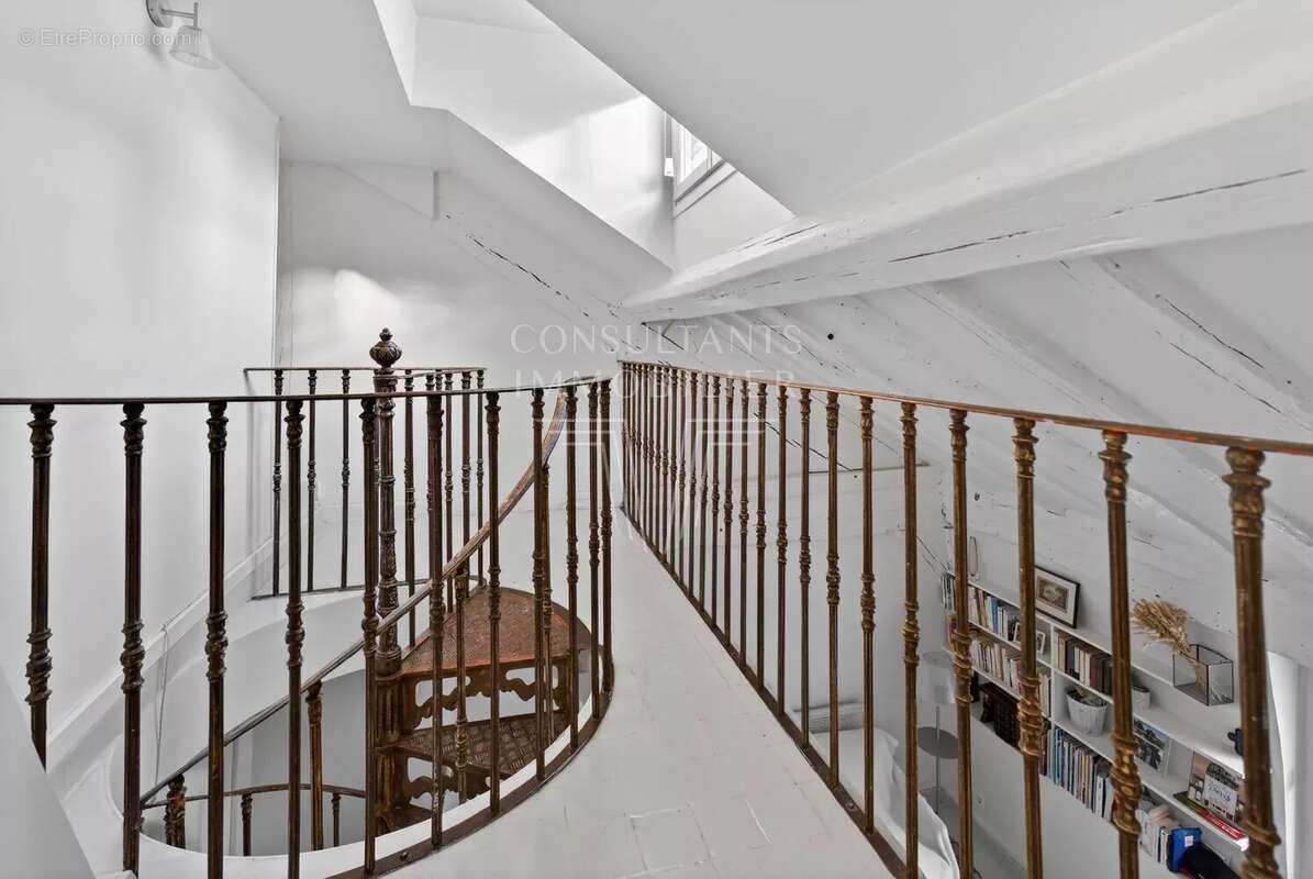 Appartement à PARIS-7E