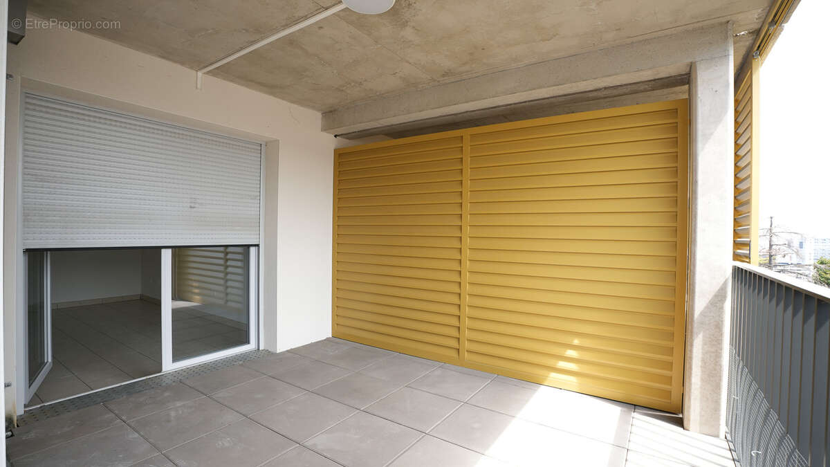 Exclusivité - limite chamalières - t2 - 45m2 - terrasse cave et stationnement - photo 8