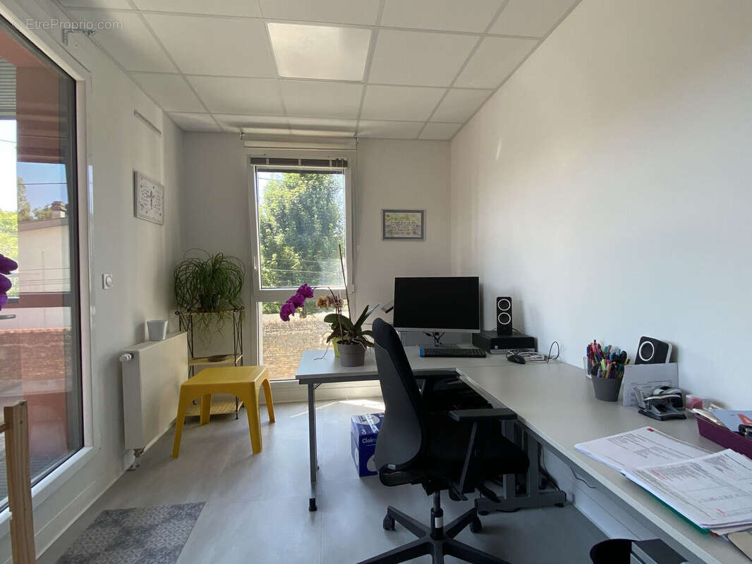 Photo 2 - Commerce à AMIENS