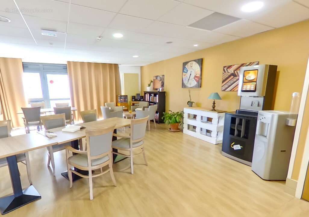 INVESTISSEMENT LOCATIF  Marseille 10  Résidence EHPAD La Villa des Poètes - 6.01% de rentabilité - photo 5