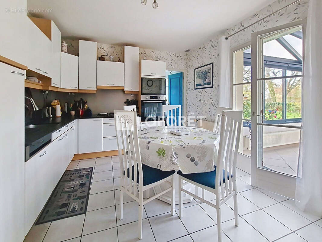 Maison à SAINT-SEBASTIEN-DE-MORSENT