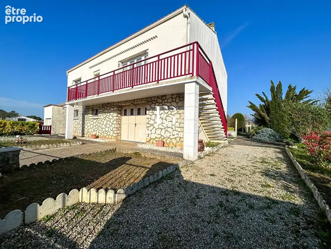 Maison à ECHILLAIS