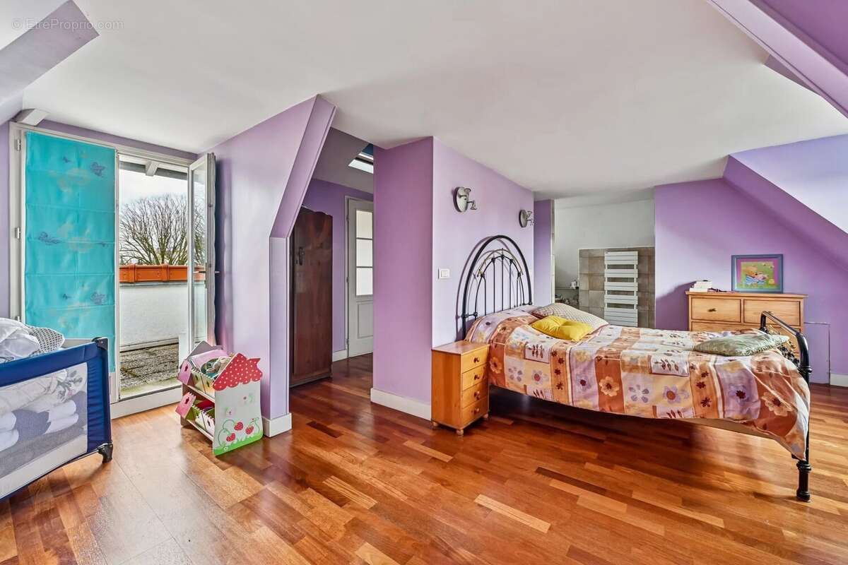 Maison à SAINT-MAUR-DES-FOSSES