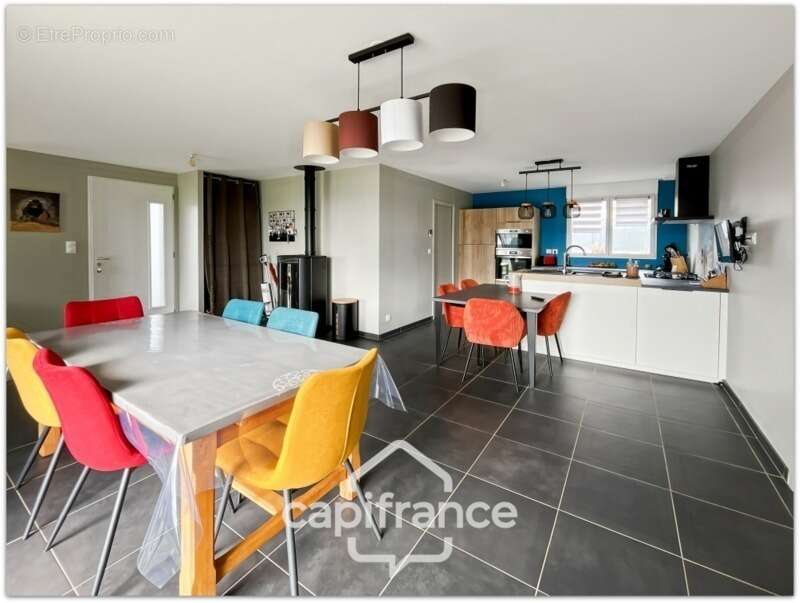 Maison à SAINTE-CECILE