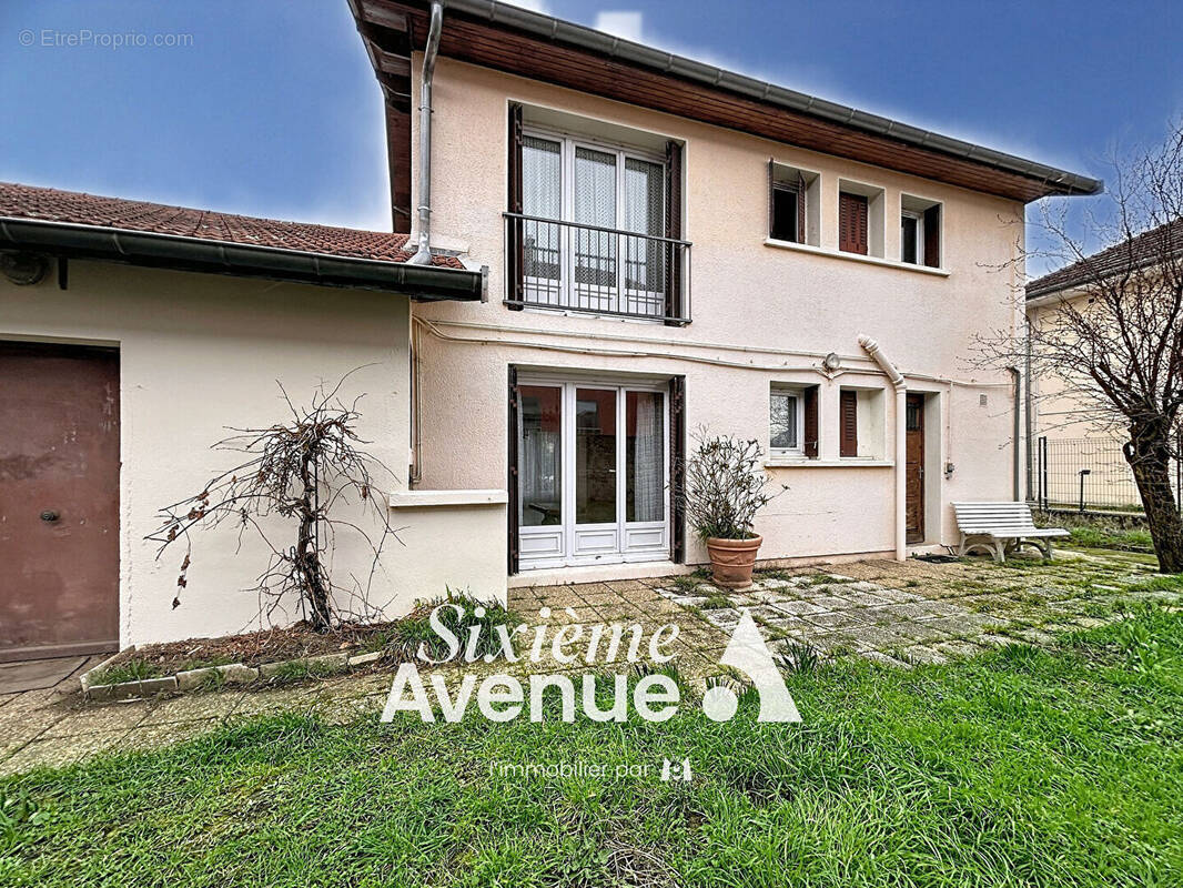 Maison à VAULX-EN-VELIN