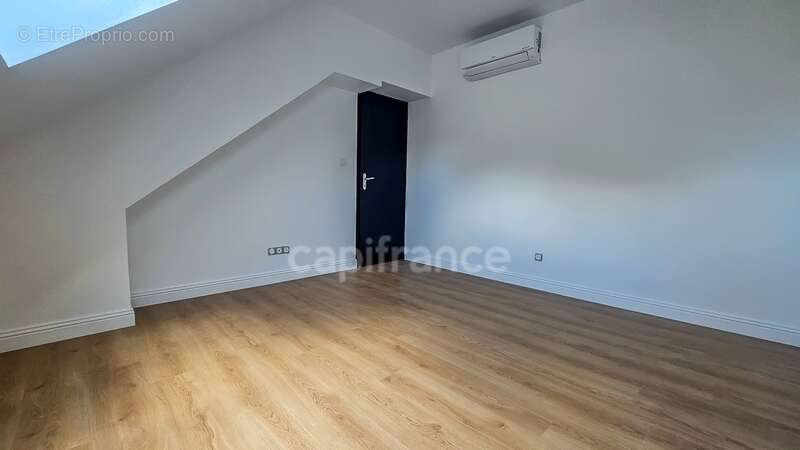 Appartement à MORIGNY-CHAMPIGNY