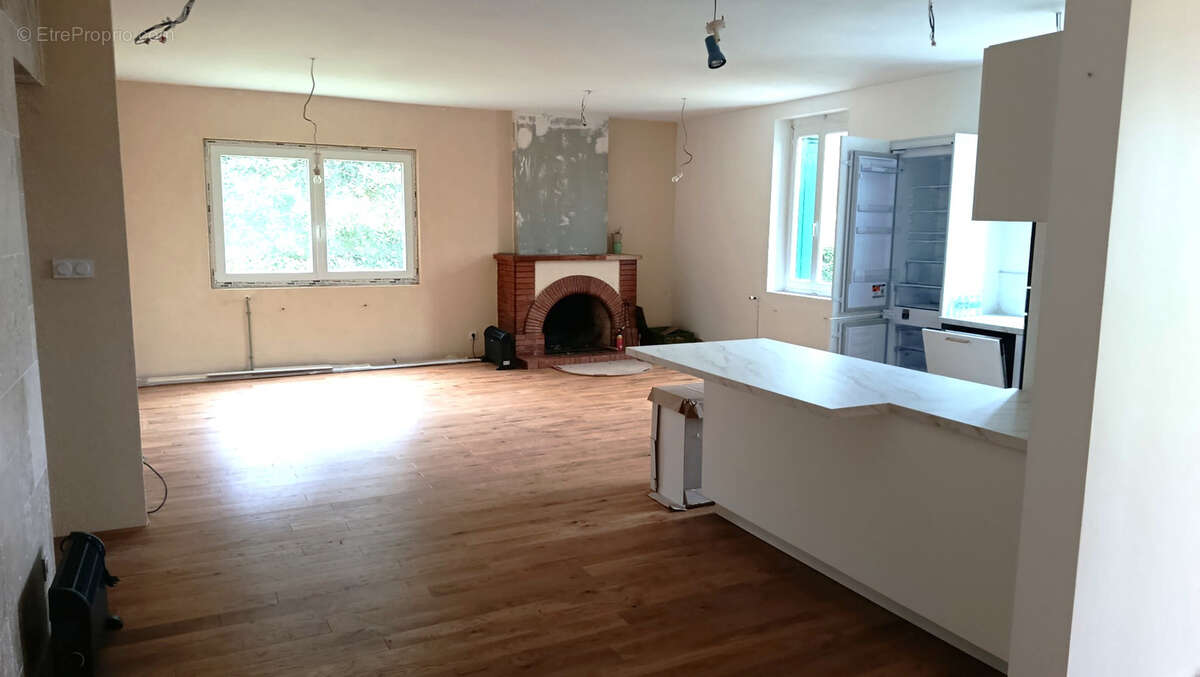 Maison et dépendance à Laruscade - photo 4