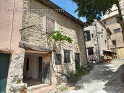 Maison à FOX-AMPHOUX