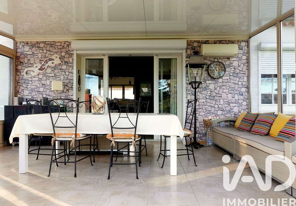 Photo 2 - Maison à LE LUC