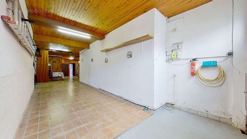 Maison de 220m² avec garage et jardin - photo 4
