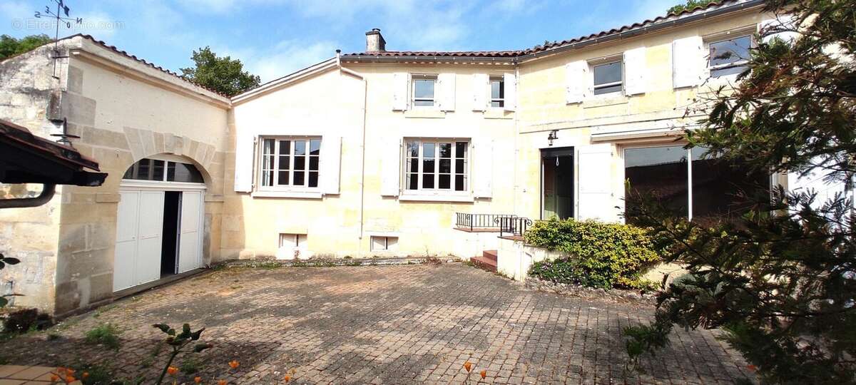 Maison à SAINT-SULPICE-DE-COGNAC