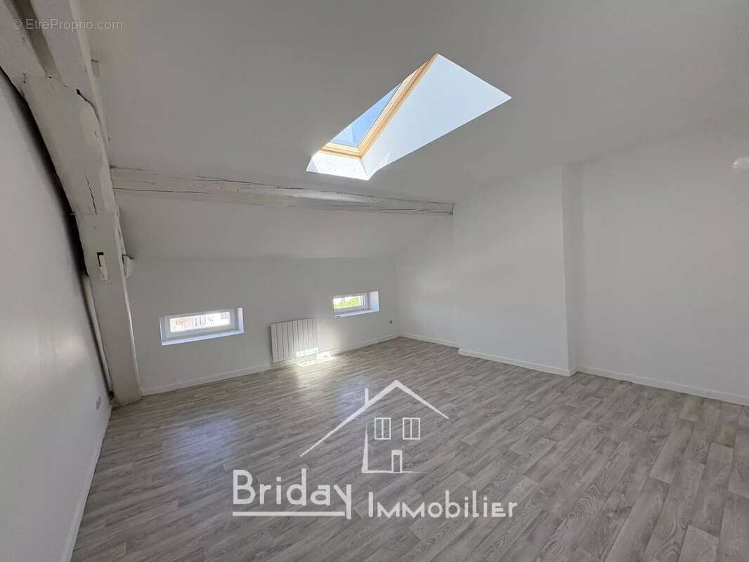 Appartement à SAINT-SYMPHORIEN-D'OZON