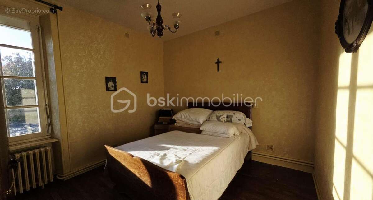 Maison à SAINT-GERMAIN-EN-COGLES