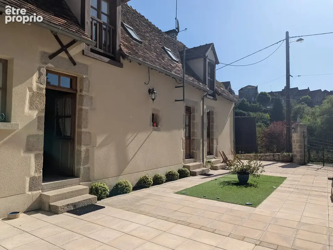 Belle propriété de caractère, idéalement située à quelques minutes à pied de Saint-Benoît-du-Sault - photo 17