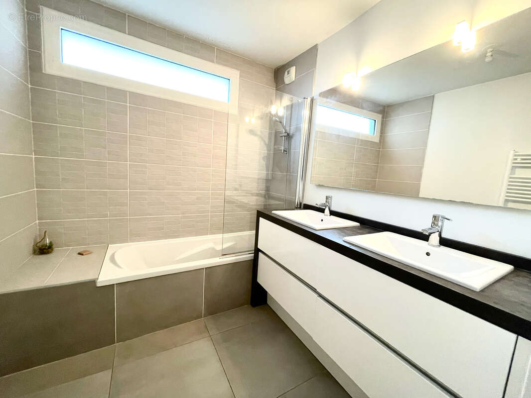 Appartement à LYON-7E