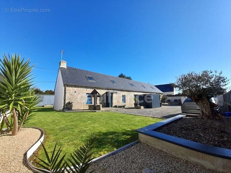 Maison à ERGUE-GABERIC