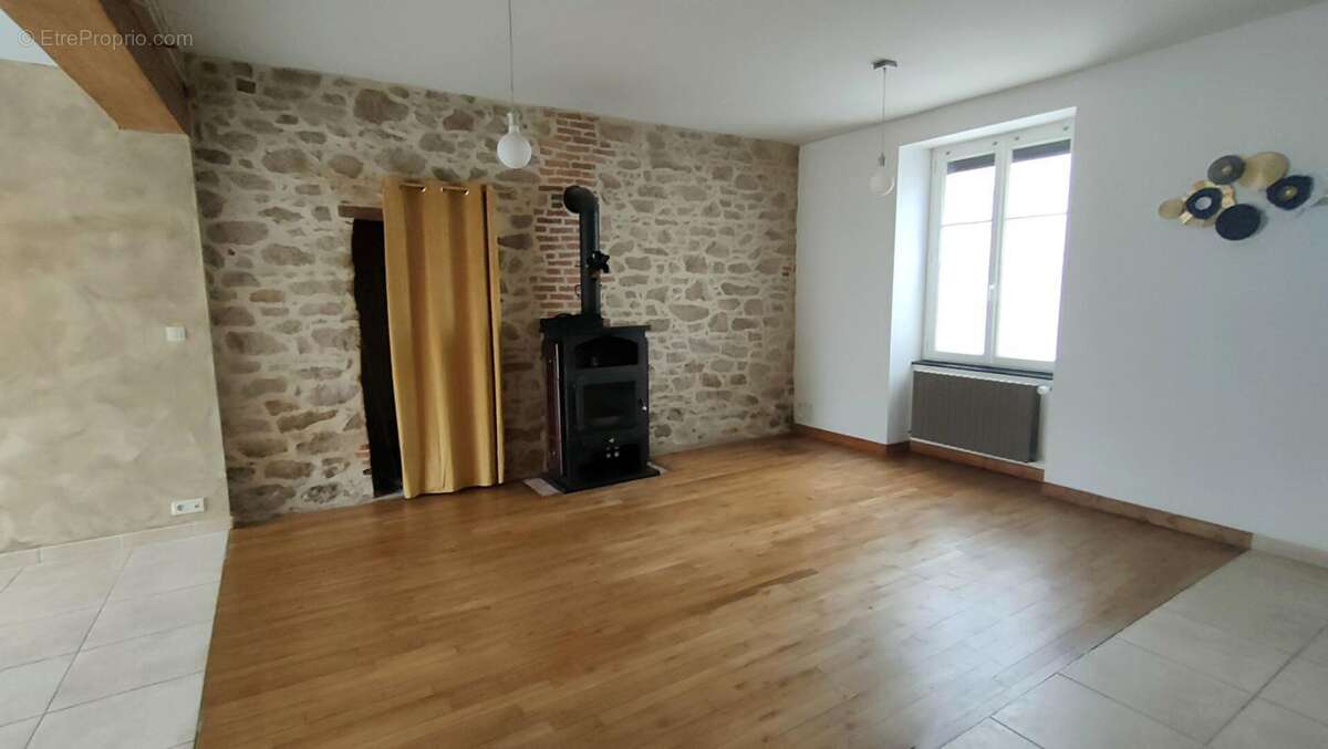 Maison à CHAMBRETAUD