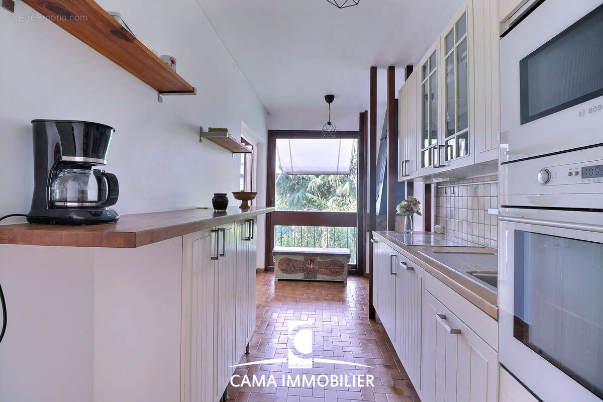 Appartement à FONTENAY-LE-FLEURY