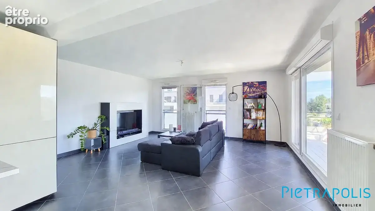 Appartement 74 m² à Saint-Genis-Pouilly  - photo 9