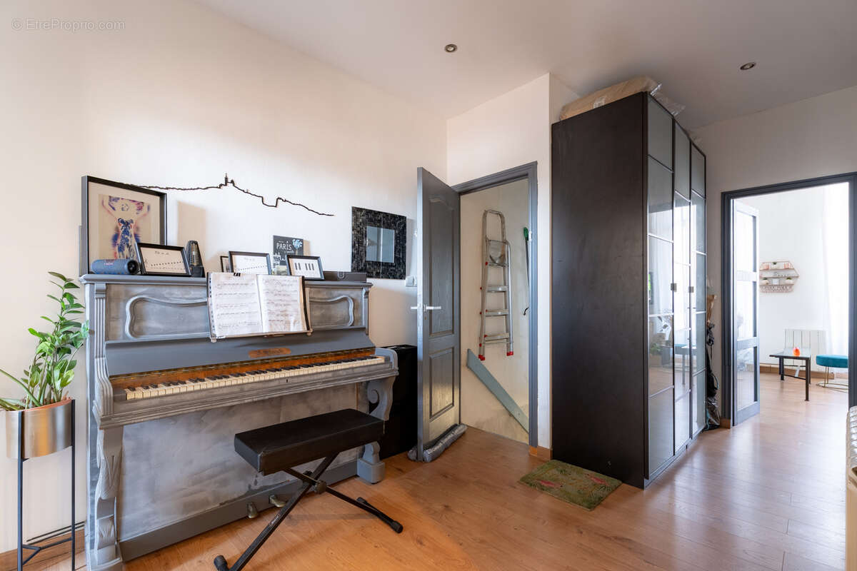 Appartement à MARSEILLE-16E