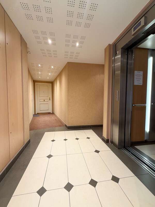 Appartement à SURESNES