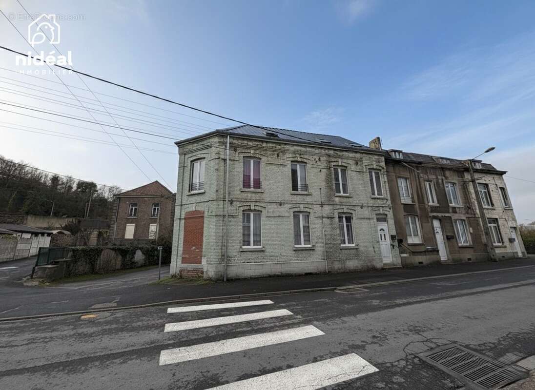 Appartement 211 m² à Louvroil  - photo 6