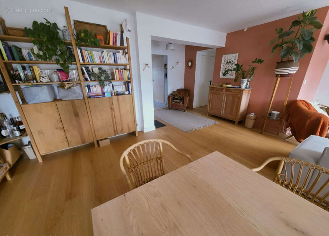 Appartement à LE RHEU