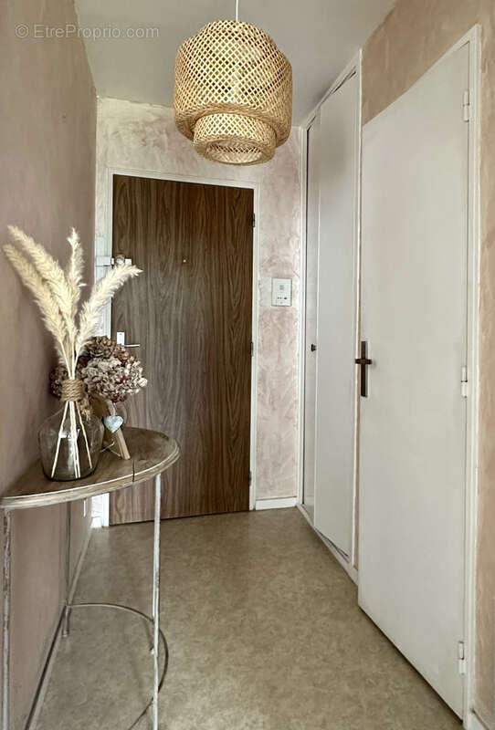 Appartement avec ascenseur -1 chambre- 50 m2-cave et place de parking - photo 13