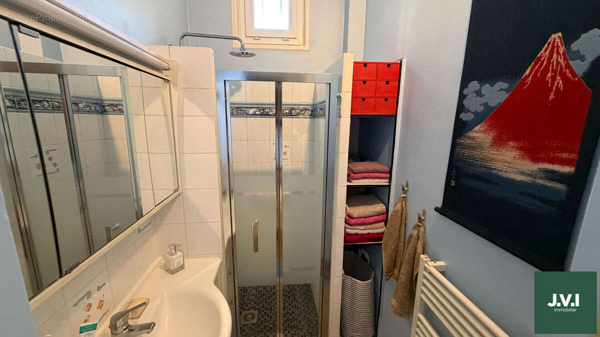 A VENDRE Appartement Enghien Les Bains 3 pièce(s) 59 m2 - photo 7