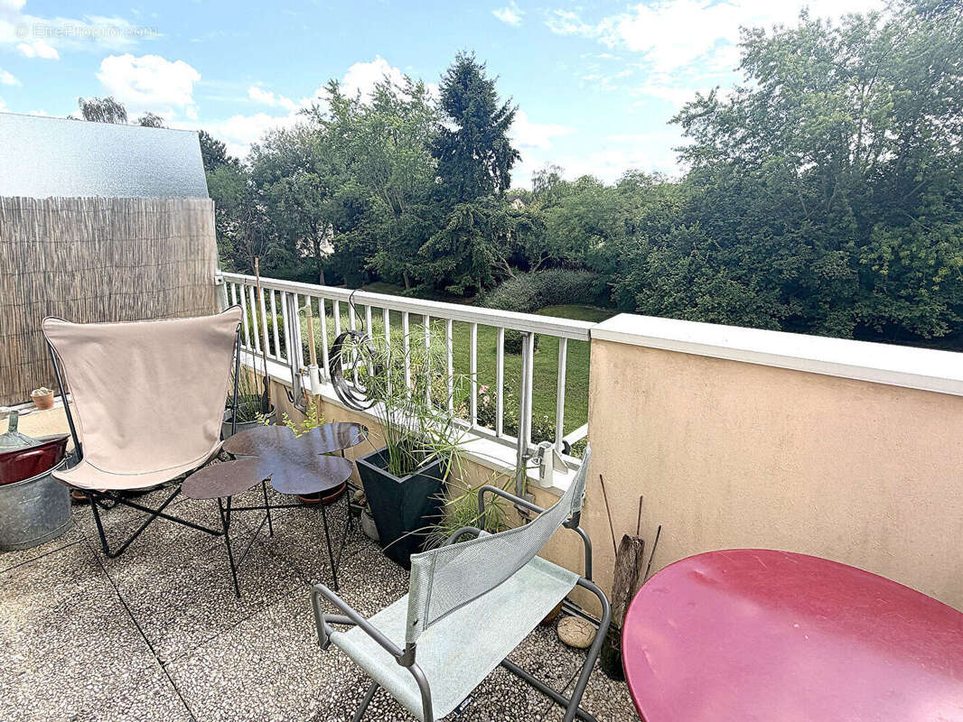 Appartement à MONTIGNY-LE-BRETONNEUX