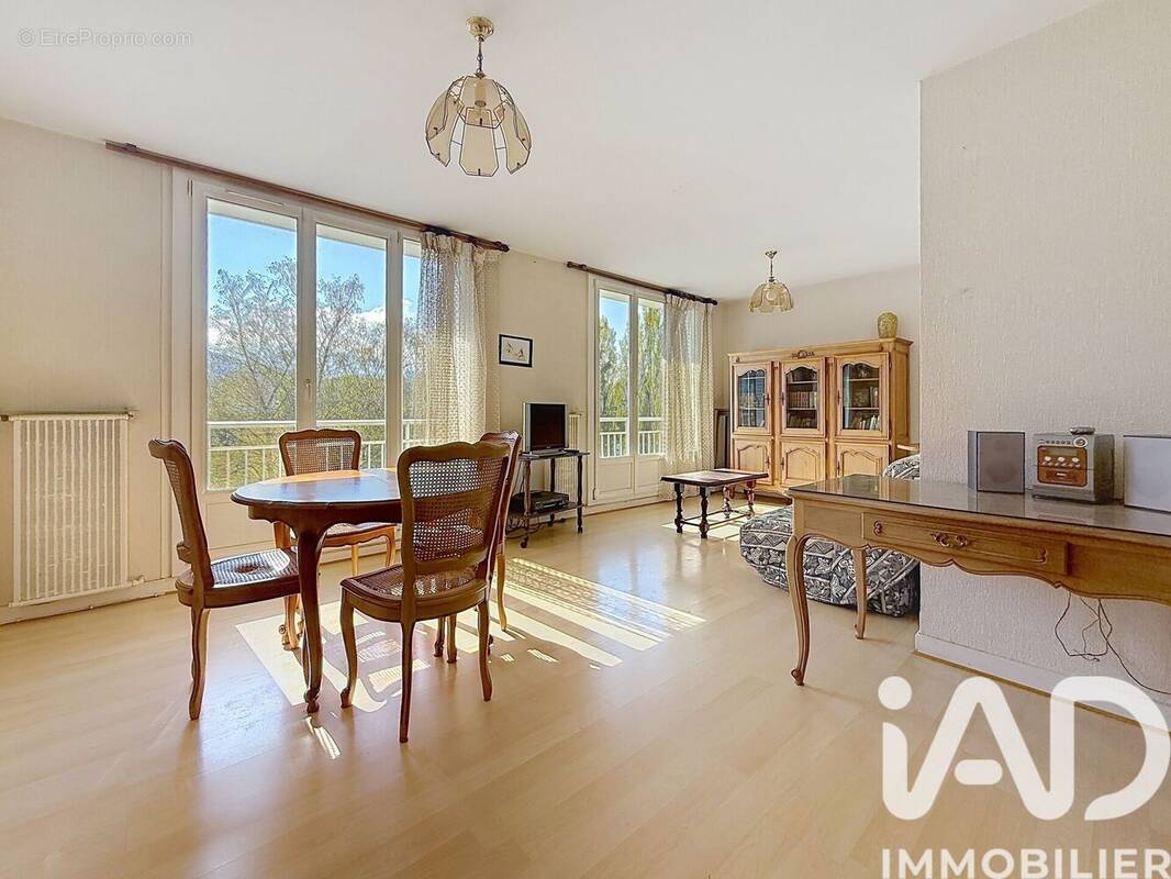 Photo 1 - Appartement à SAINT-MARTIN-D'HERES