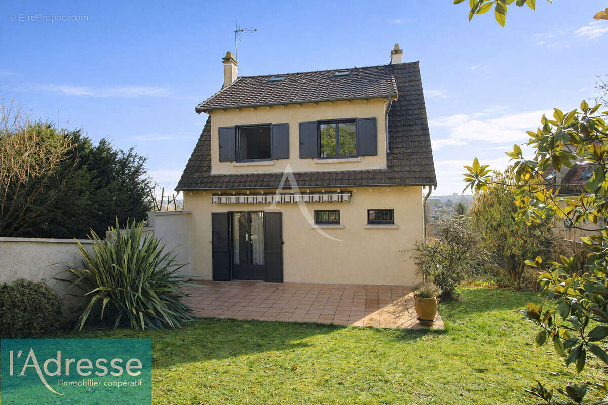 Maison à SAVIGNY-SUR-ORGE