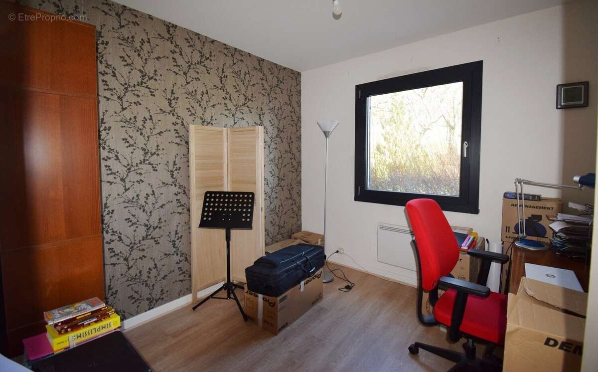 Maison à CREUZIER-LE-VIEUX