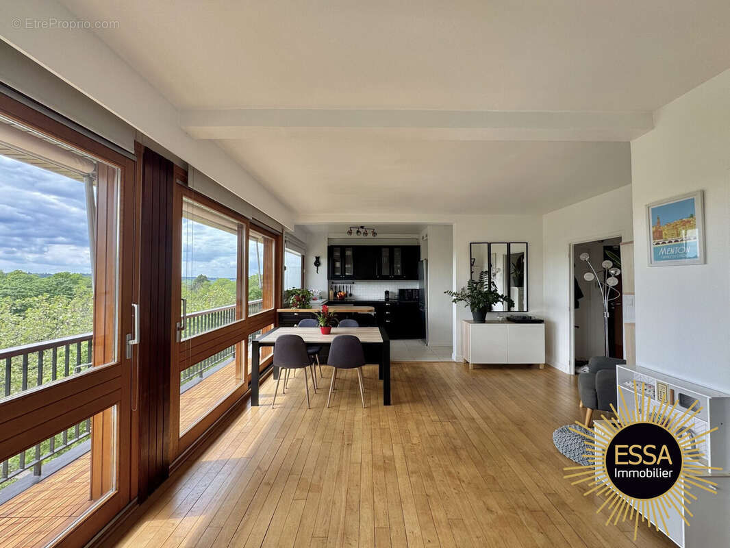 Appartement à LA CELLE-SAINT-CLOUD