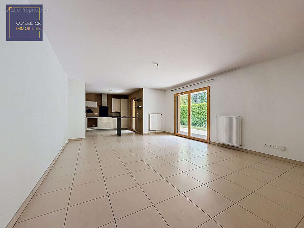 Appartement à SAINT-GENIS-LAVAL