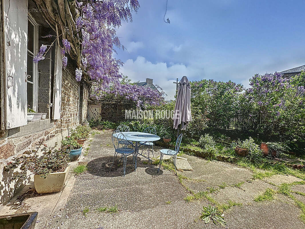 Maison à PLEUDIHEN-SUR-RANCE