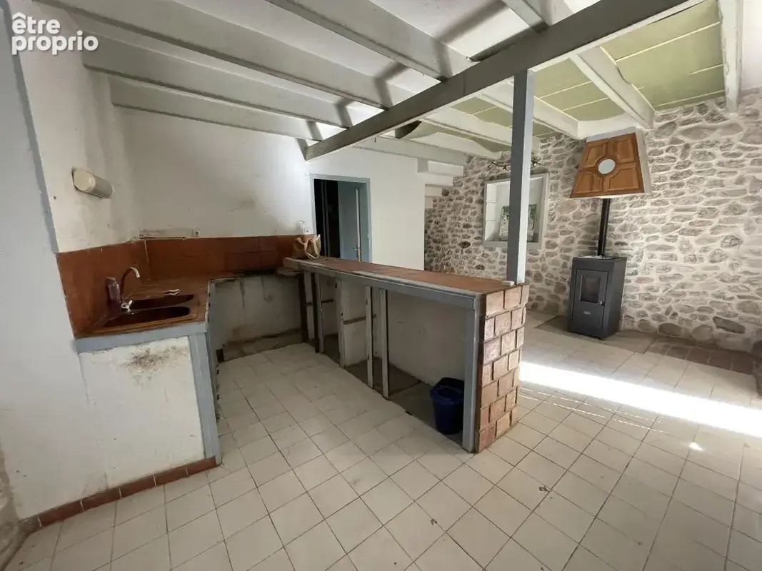 Maison 5 pièces 129 m² à vendre à Saint-Laurent-Du-Pape (07800) - photo 2