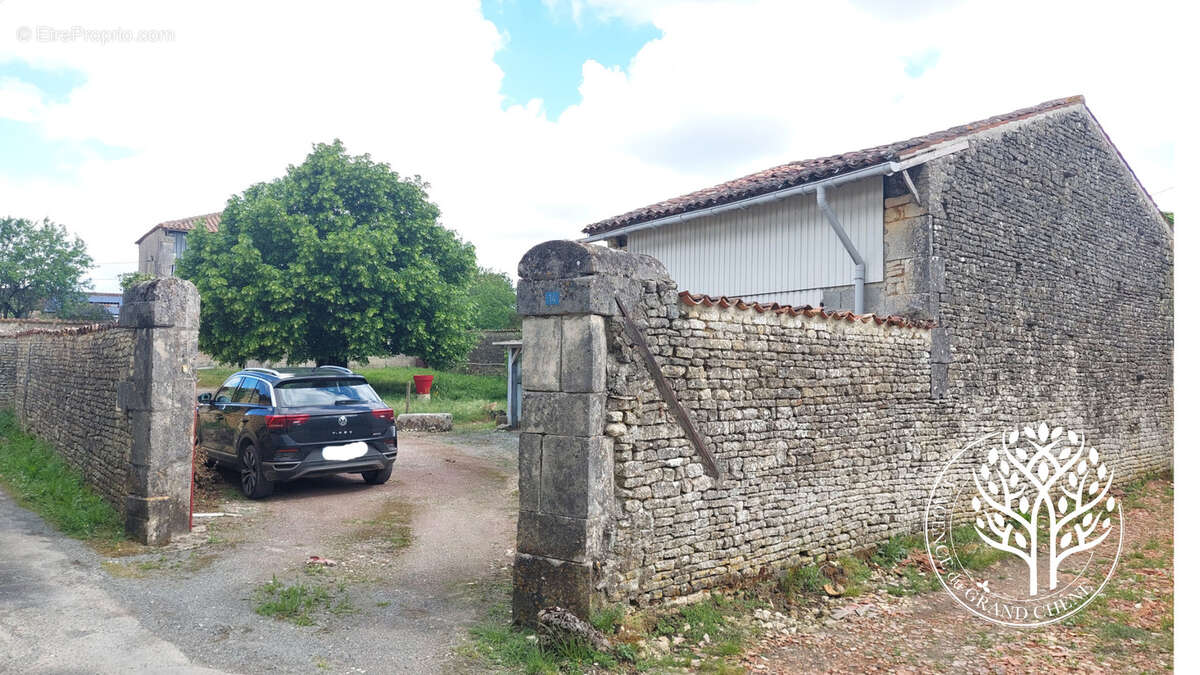 Maison à ASNIERES-LA-GIRAUD