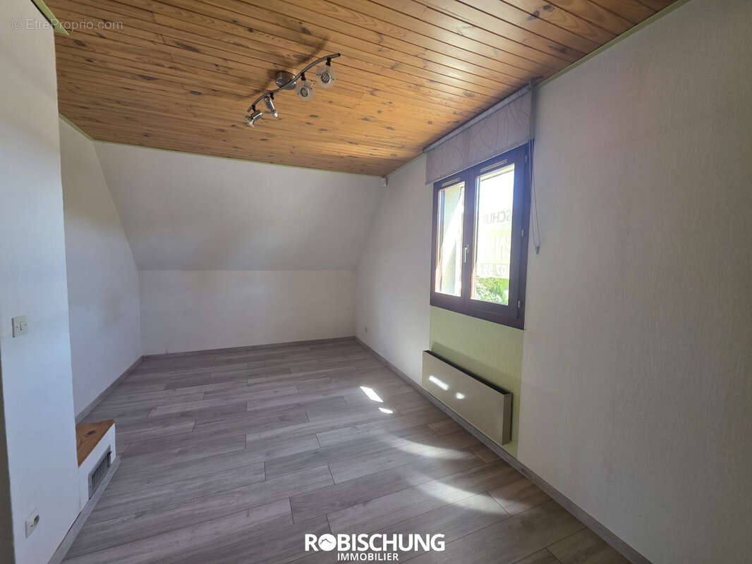 RETZWILLER : Jolie maison avec véranda, secteur Dannemarie - photo 7