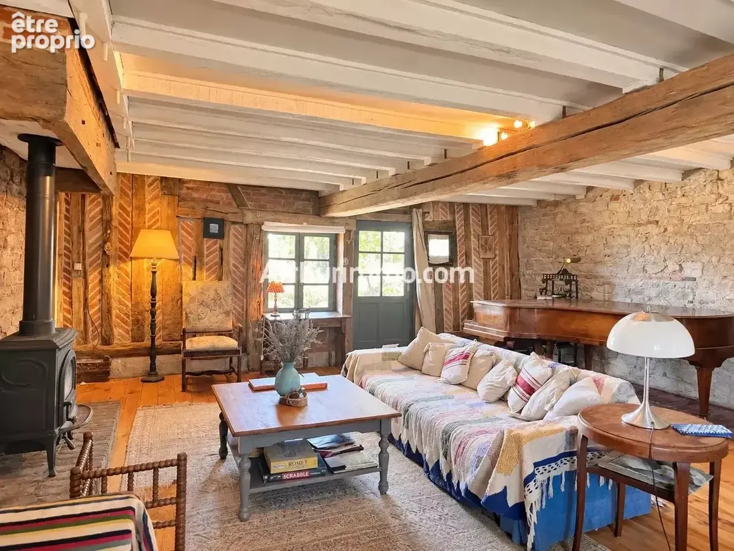 Ferme bressane à colombages – 201 m² – 8 pièces – terrain 2780m² - photo 8