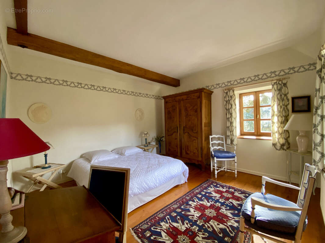 Maison à RENAISON