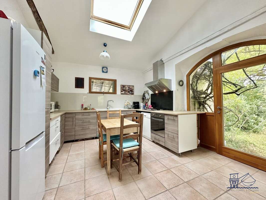 Maison 121 m² à Arces  - photo 4