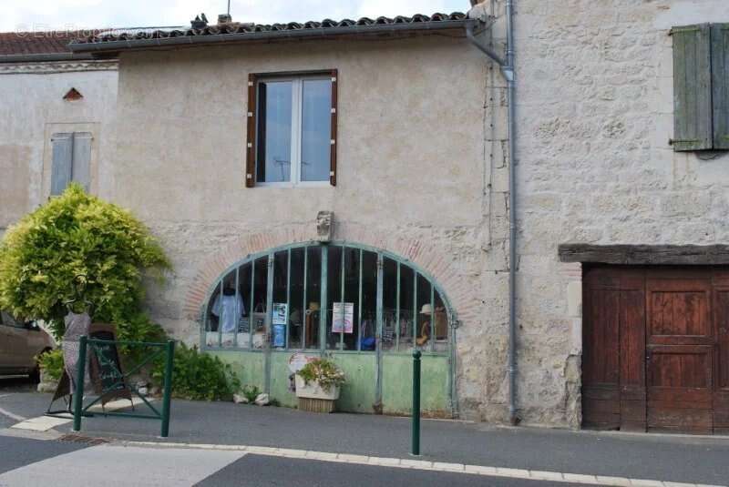 Appartement à CAHUZAC-SUR-VERE