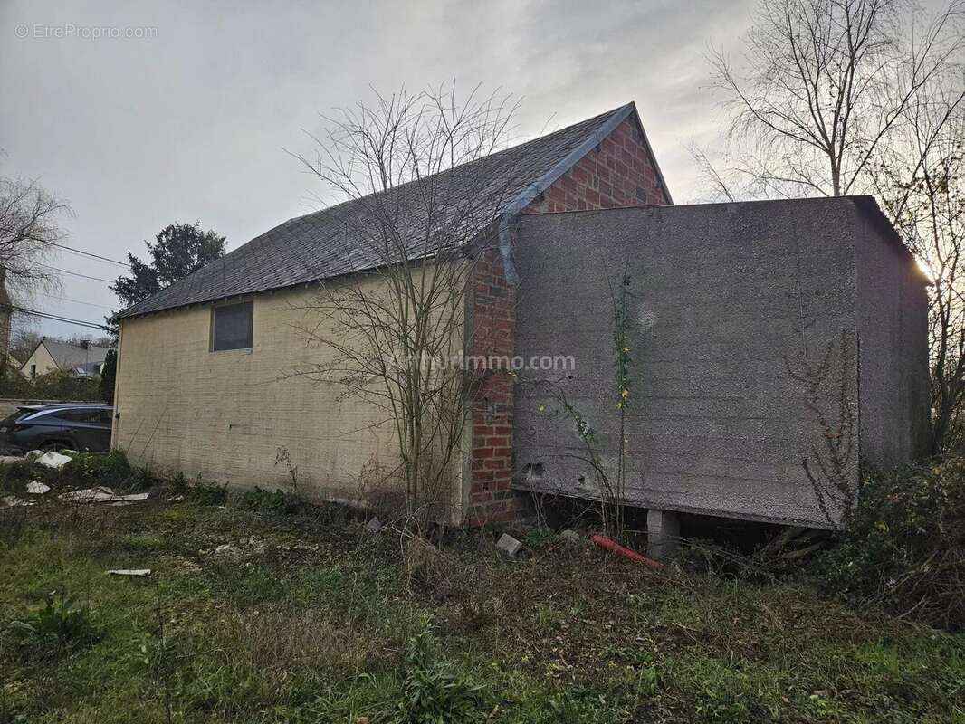 Parking à FLEURY-SUR-ORNE