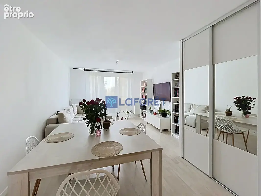 Appartement à SAINT-PIERRE-DU-PERRAY