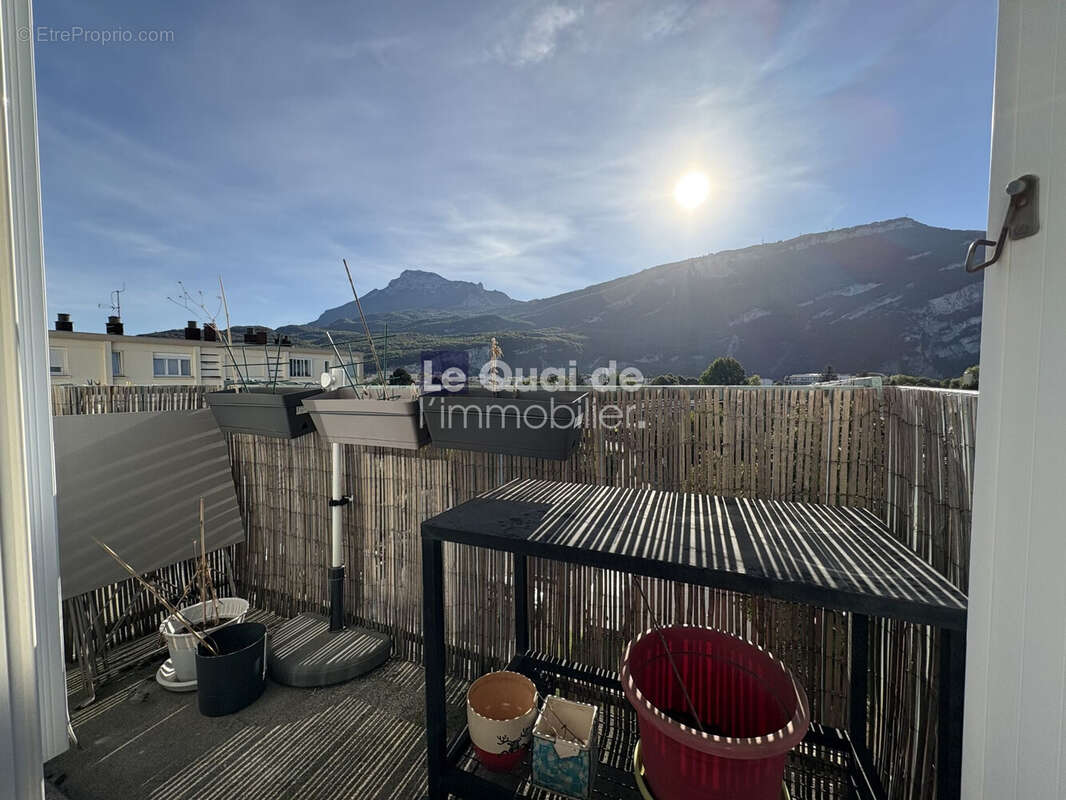 Appartement à FONTAINE