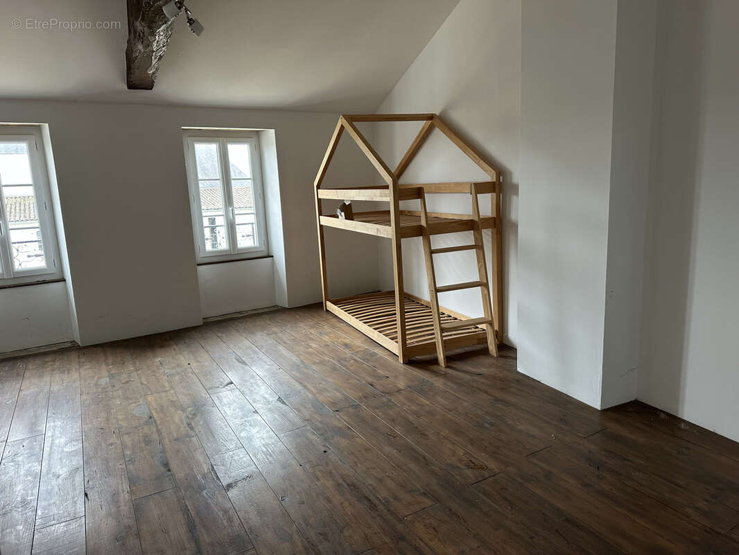 Propriété de caractère rénovée avec dépendances rénovées , Sigogne. - photo 40